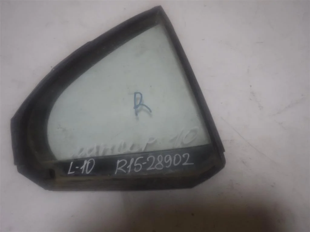 Стекло двери задней правой (форточка) Mitsubishi Lancer X (2007—2010)