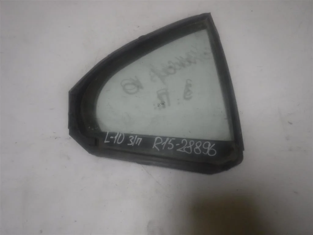 Стекло двери задней правой (форточка) Mitsubishi Lancer X (2007—2010)