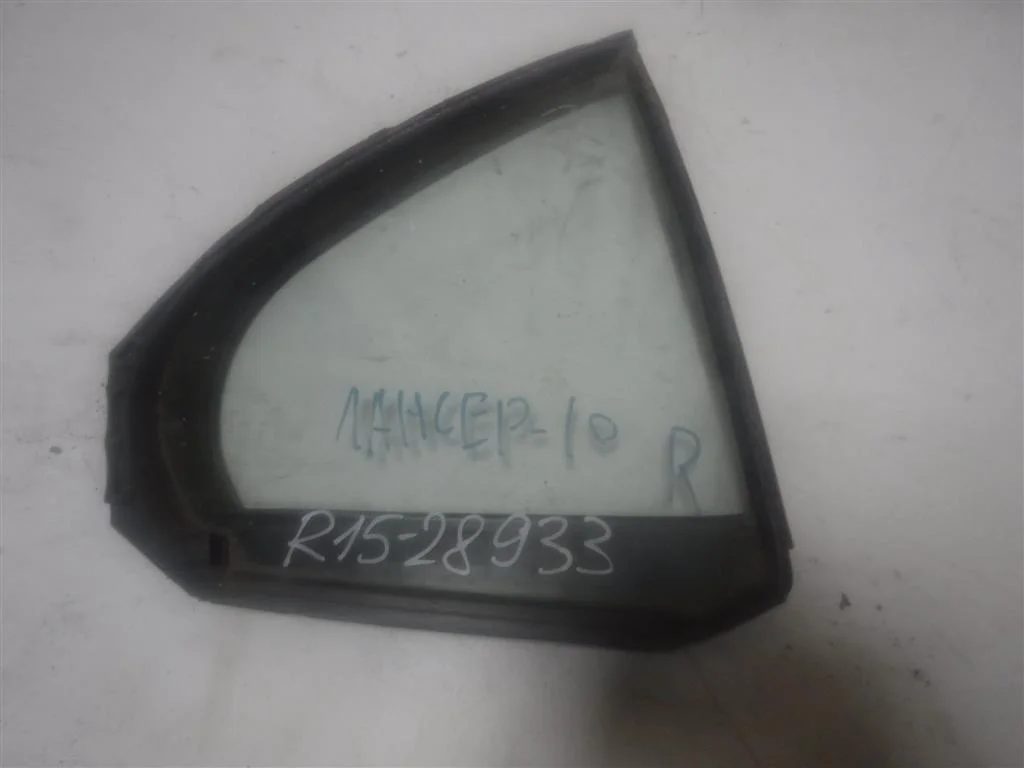 Стекло двери задней правой (форточка) Mitsubishi Lancer X (2007—2010)