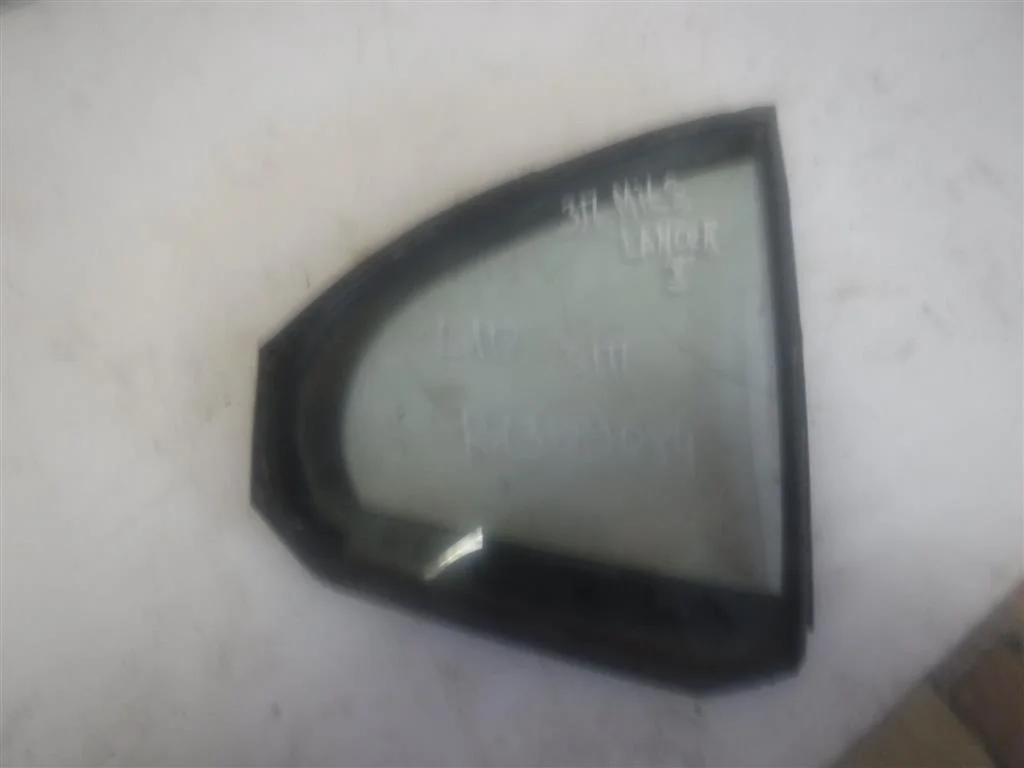 Стекло двери задней правой (форточка) Mitsubishi Lancer X (2007—2010)