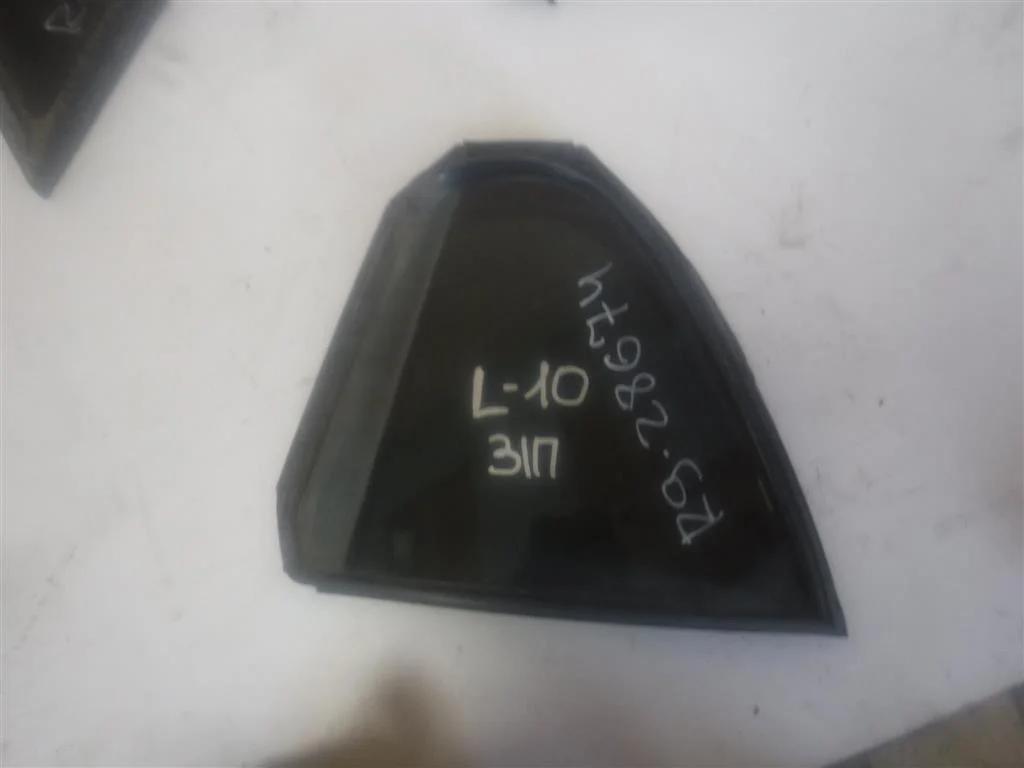 Стекло двери задней правой (форточка) Mitsubishi Lancer X (2007—2010)