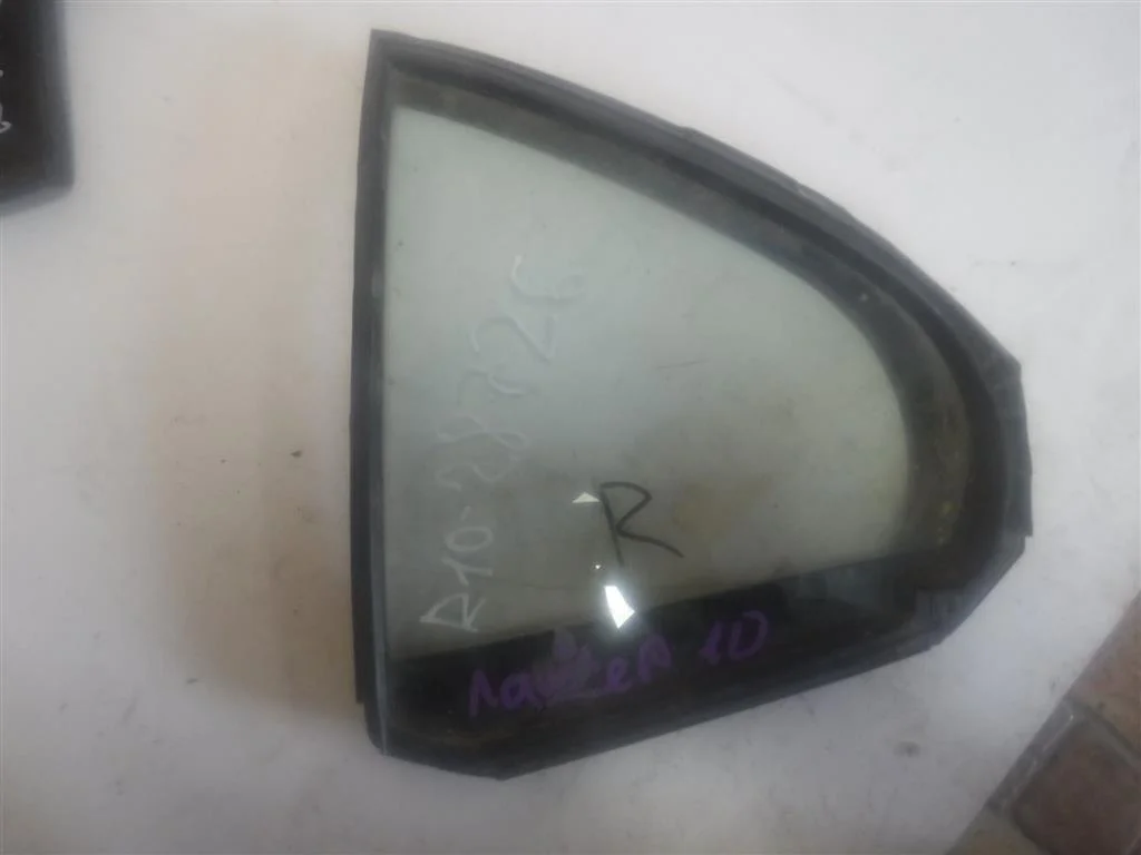 Стекло двери задней правой (форточка) Mitsubishi Lancer X (2007—2010)