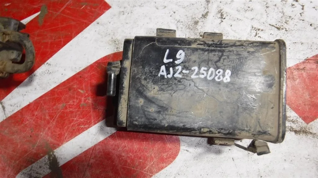 Абсорбер (фильтр угольный) Mitsubishi Lancer IX (2000—2007)