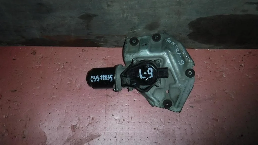 Моторчик стеклоочистителя передний Mitsubishi Lancer IX (2000—2007)