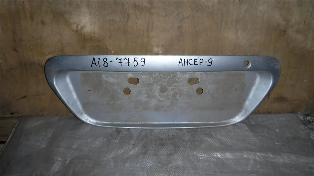 Накладка крышки багажника Mitsubishi Lancer IX (2000—2007)