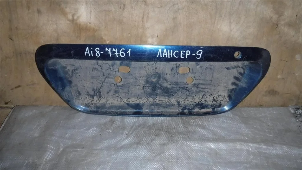 Накладка крышки багажника Mitsubishi Lancer IX (2000—2007)