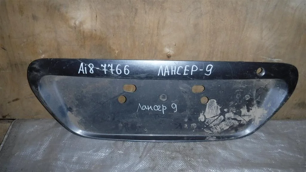 Накладка крышки багажника Mitsubishi Lancer IX (2000—2007)