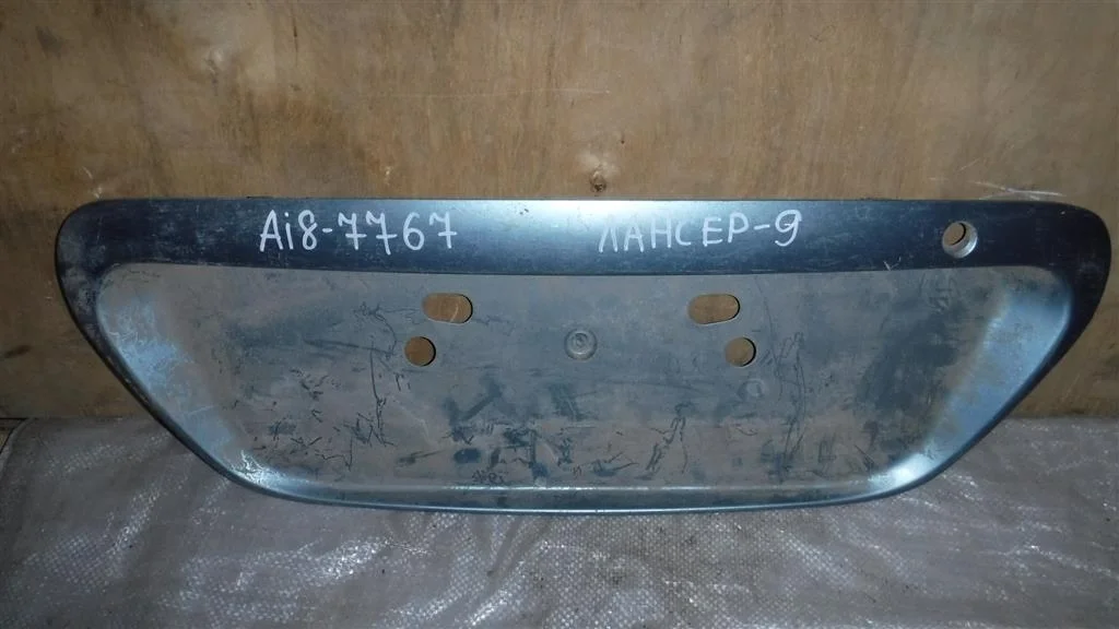 Накладка крышки багажника Mitsubishi Lancer IX (2000—2007)