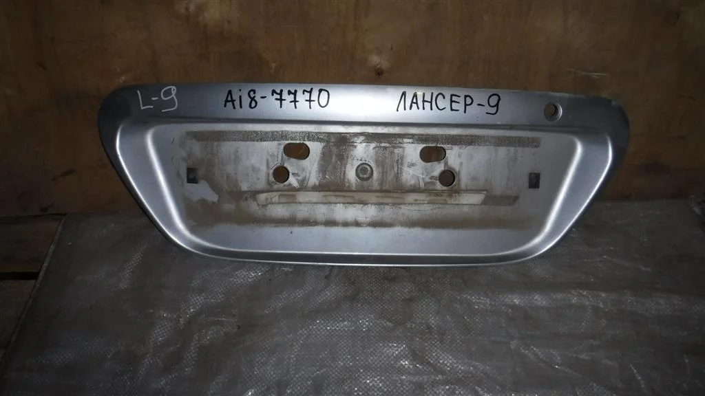 Накладка крышки багажника Mitsubishi Lancer IX (2000—2007)