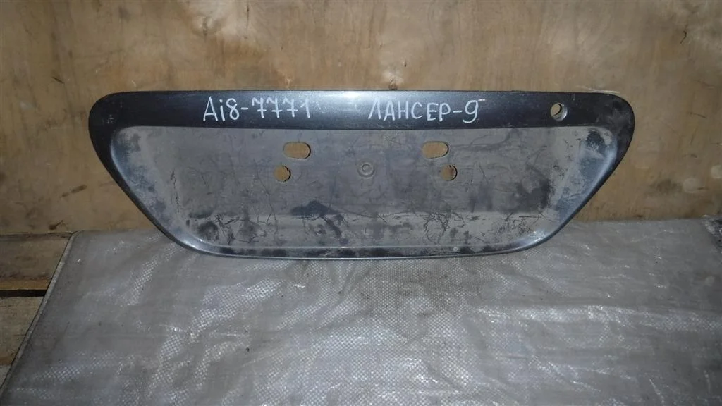 Накладка крышки багажника Mitsubishi Lancer IX (2000—2007)