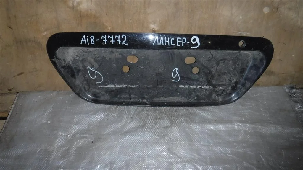 Накладка крышки багажника Mitsubishi Lancer IX (2000—2007)