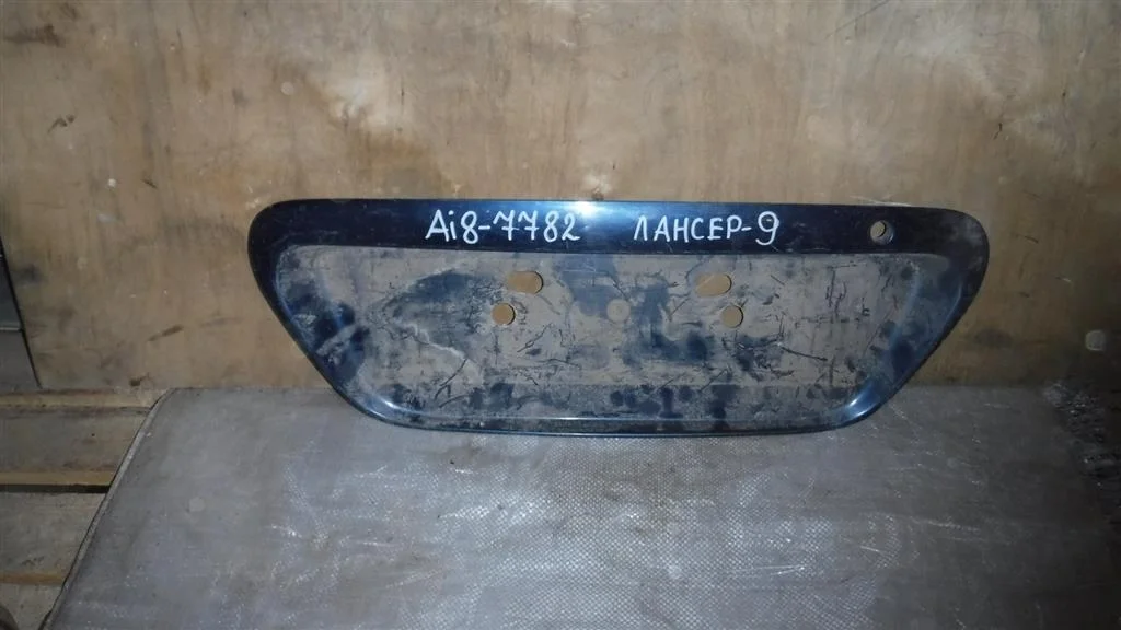 Накладка крышки багажника Mitsubishi Lancer IX (2000—2007)