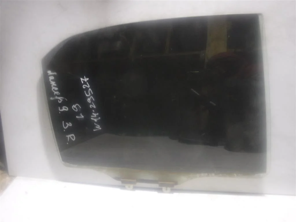 Стекло двери задней правой Mitsubishi Lancer IX (2000—2007)