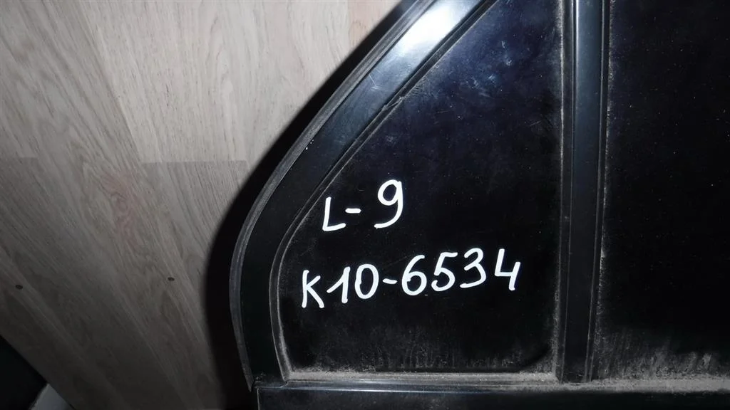 Стекло двери задней правой (форточка) Mitsubishi Lancer IX (2000—2007)