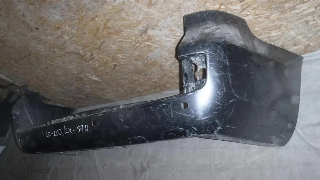 Бампер задний Toyota Land Cruiser 200 (2007—2012)