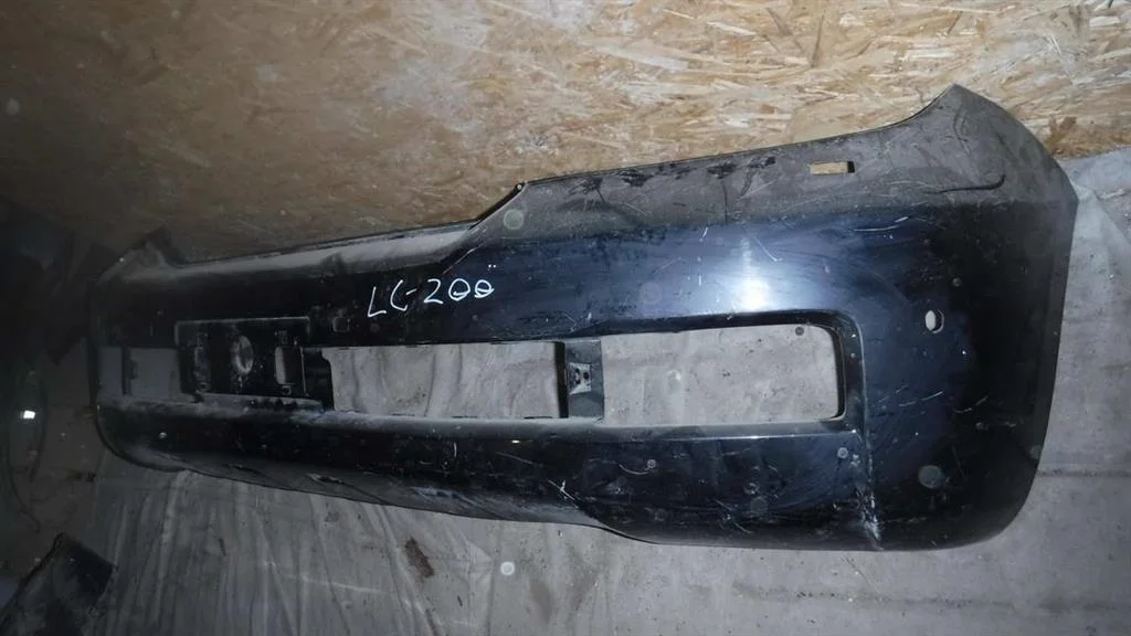 Бампер передний Toyota Land Cruiser 200 (2007—2012)