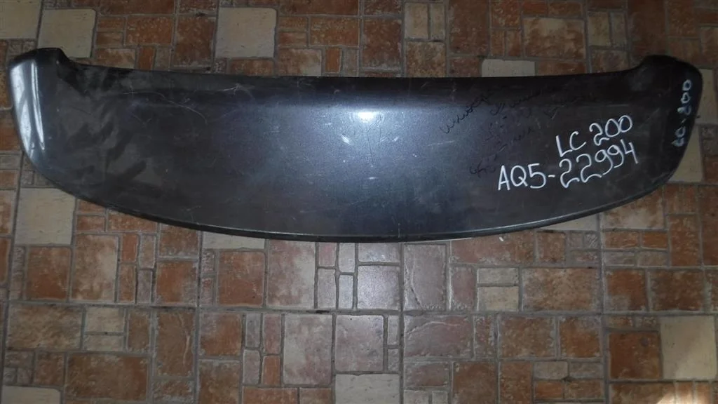 Спойлер (дефлектор) двери багажника Toyota Land Cruiser 200 (2007—2012)