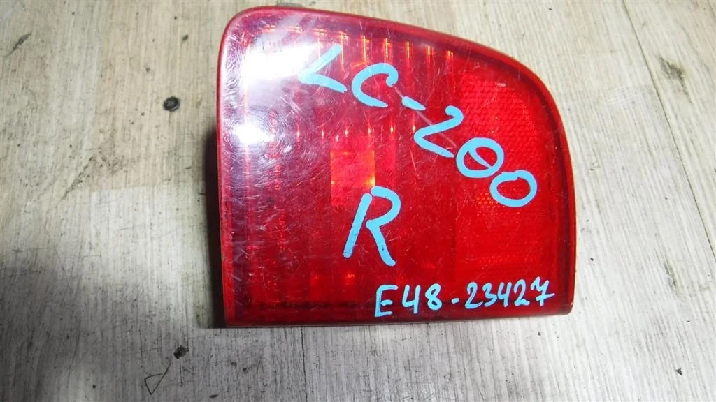 Фонарь задний в бампер правый Toyota Land Cruiser 200 (2007—2012)