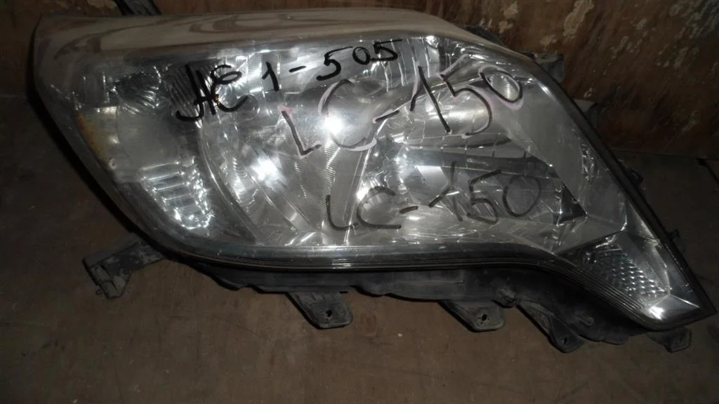 Фара правая Toyota Land Cruiser Prado 150 (2009—2013)