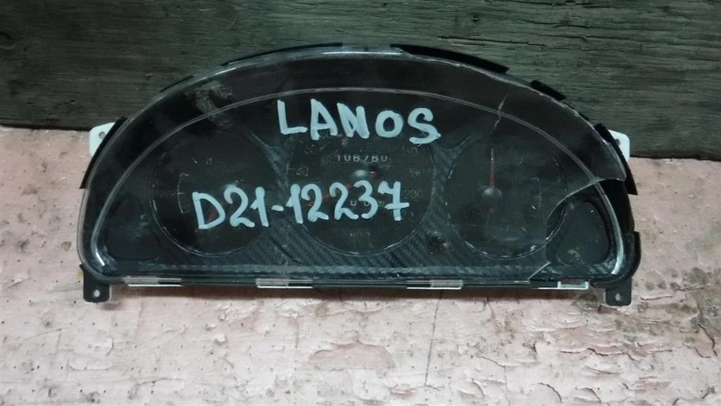 Панель приборов Chevrolet Lanos I (2002—2009)