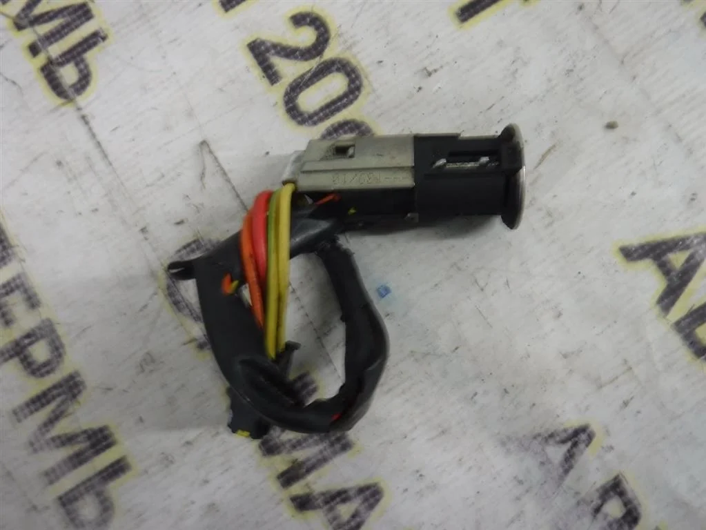 Замок зажигания Renault Logan I (2004—2009)