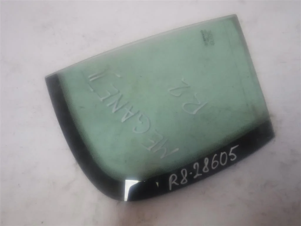 Стекло двери задней правой (форточка) Renault Megane II (2002—2006)