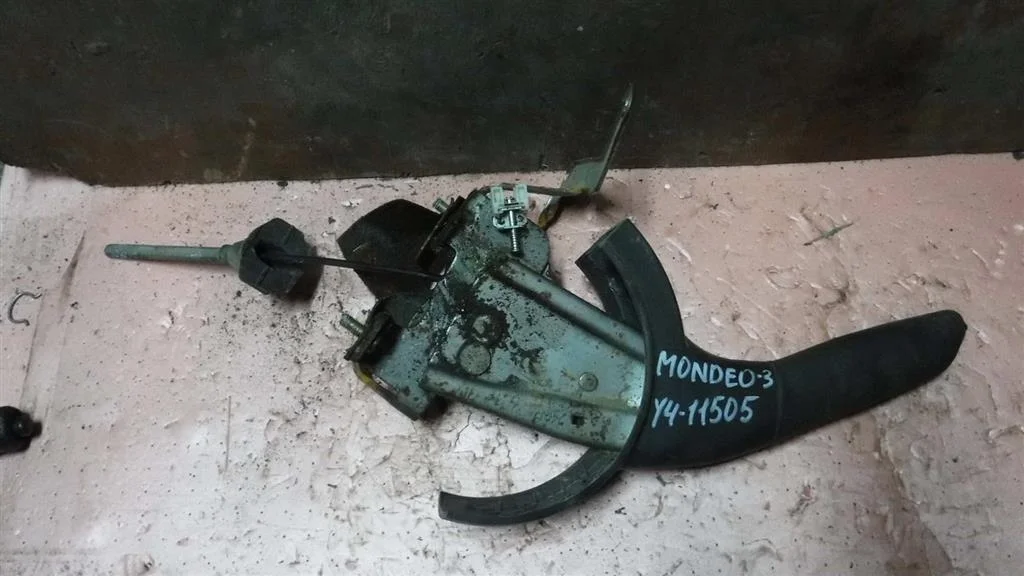 Рычаг стояночного тормоза Ford Mondeo III (2000—2003)