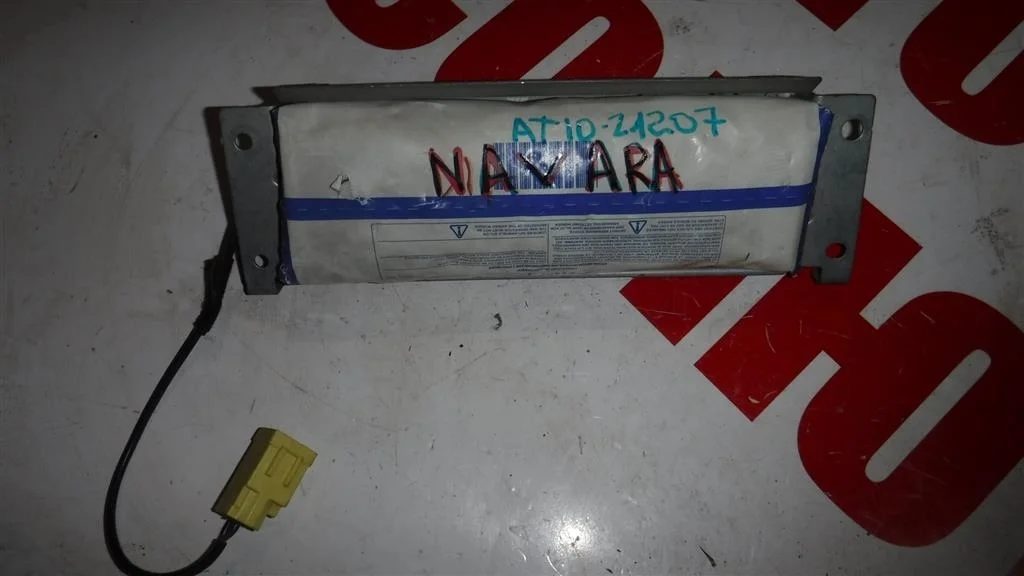 Подушка безопасности пассажирская (в торпедо) Nissan Navara D40 (2004—2010)