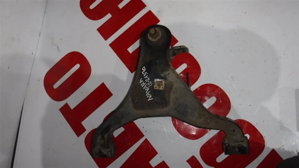 Рычаг передний нижний правый Nissan Navara D40 (2004—2010)