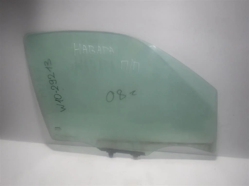 Стекло двери передней правой Nissan Navara D40 (2004—2010)