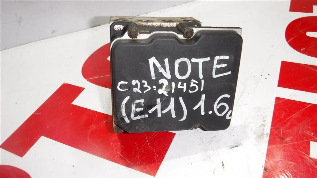 Блок ABS (насос) Nissan Note E11 (2005—2009)