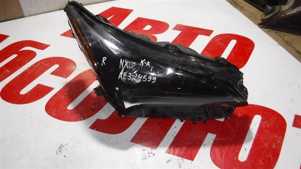 Фара правая Lexus NX Z10 (2014—2017)