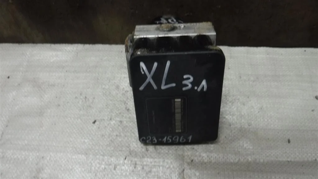 Блок ABS (насос) Mitsubishi Outlander I (2002—2009)