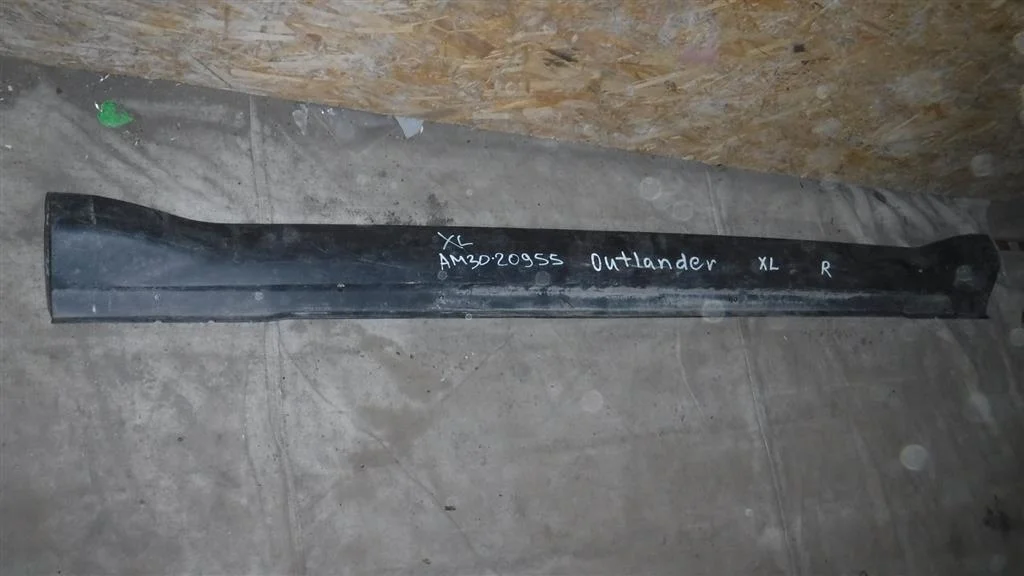 Накладка на порог (наружная) Mitsubishi Outlander I (2002—2009)