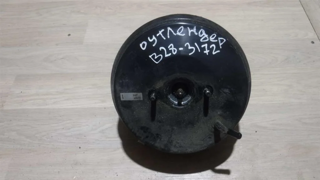 Усилитель тормозов вакуумный Mitsubishi Outlander I (2002—2009)