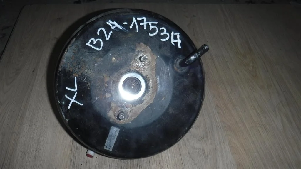 Усилитель тормозов вакуумный Mitsubishi Outlander I (2002—2009)