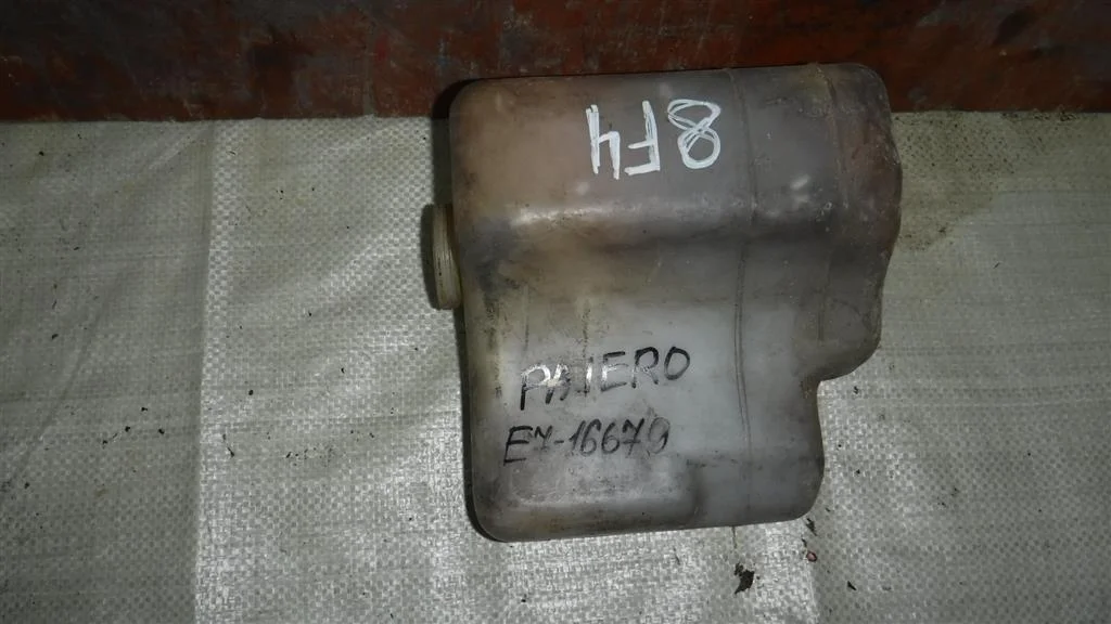 Бачок расширительный Mitsubishi Pajero III (1999—2003)