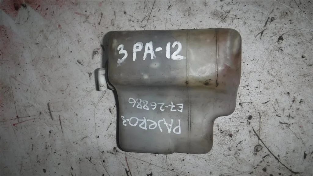 Бачок расширительный Mitsubishi Pajero III (1999—2003)