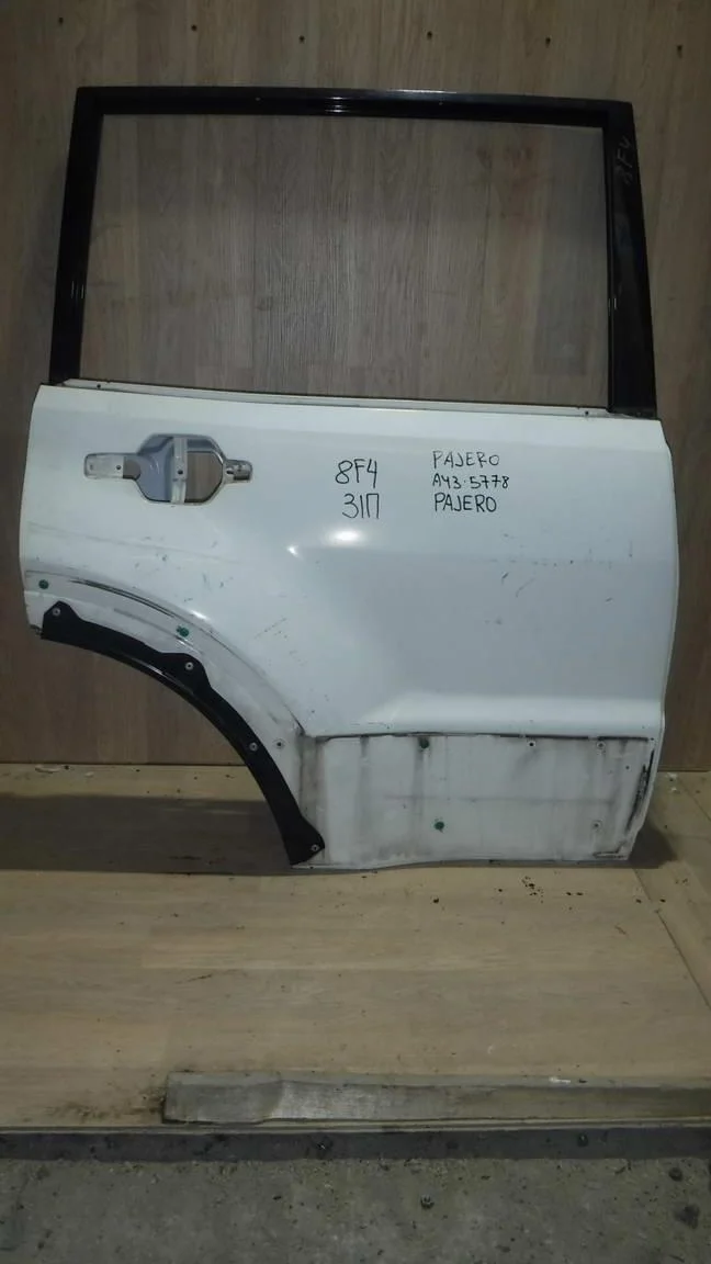 Дверь задняя правая Mitsubishi Pajero III (1999—2003)