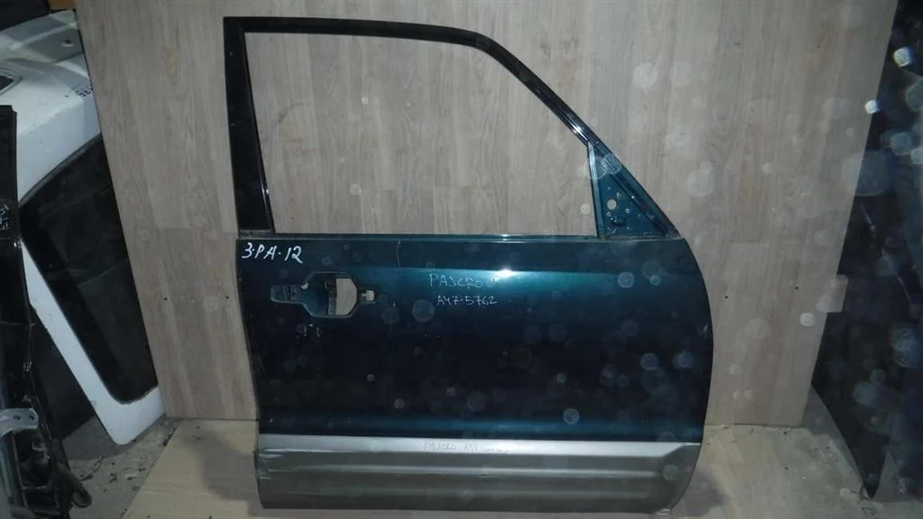Дверь передняя правая Mitsubishi Pajero III (1999—2003)