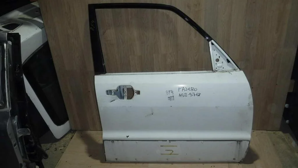 Дверь передняя правая Mitsubishi Pajero III (1999—2003)