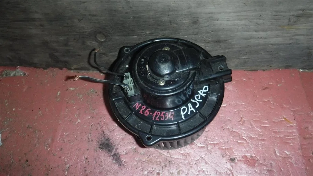 Моторчик печки Mitsubishi Pajero III (1999—2003)