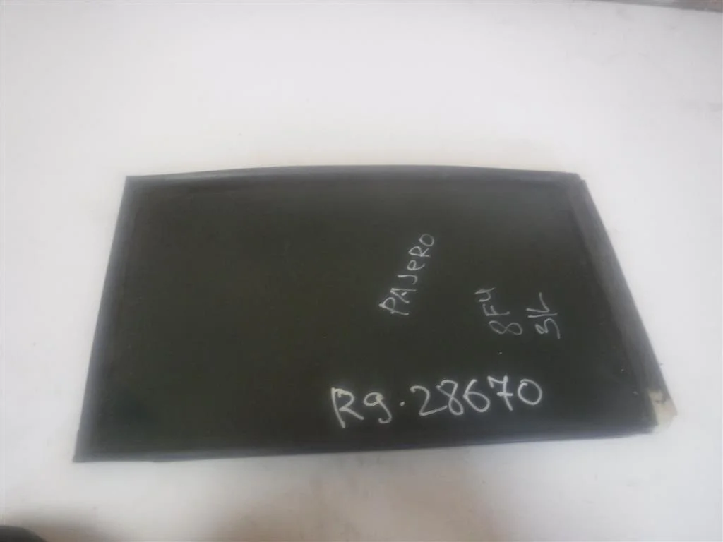 Стекло двери задней левой (форточка) Mitsubishi Pajero III (1999—2003)