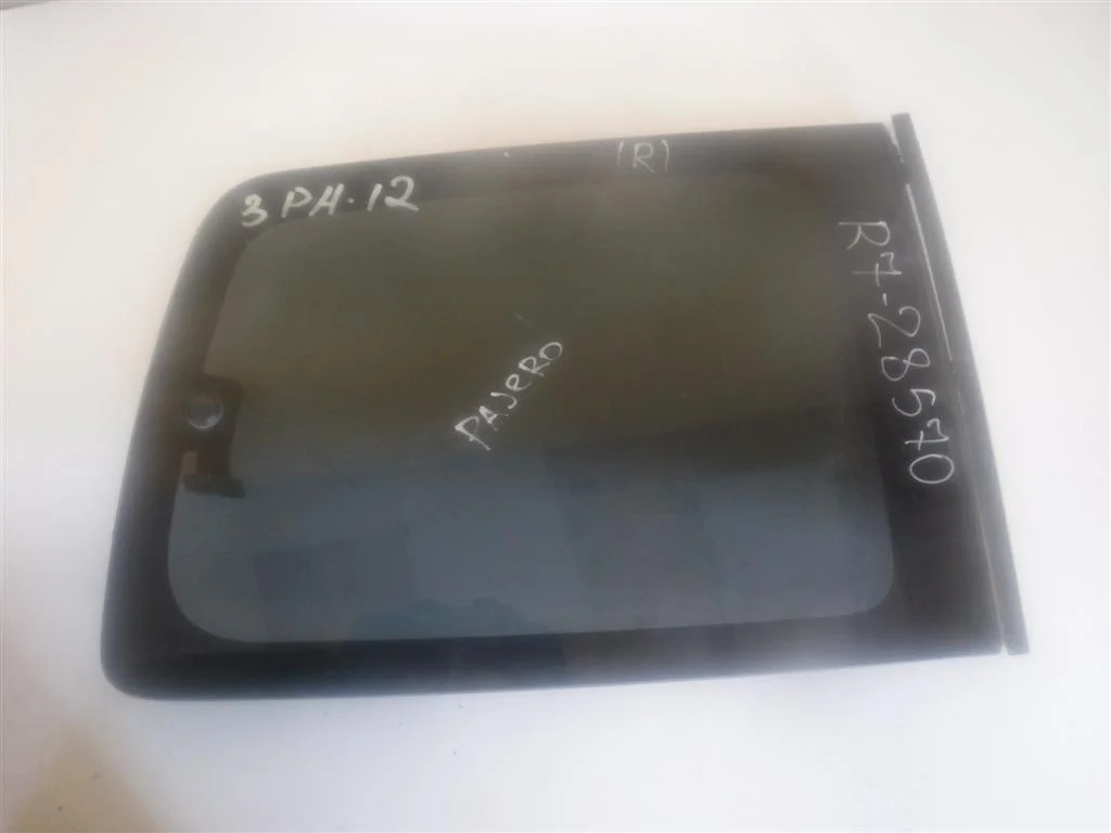 Стекло кузовное открывающееся (форточка) правое Mitsubishi Pajero III (1999—2003)