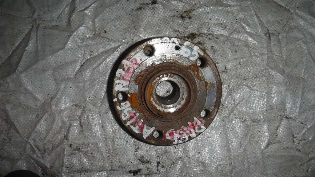 Ступица передняя Volkswagen Passat B6 (2005—2010)