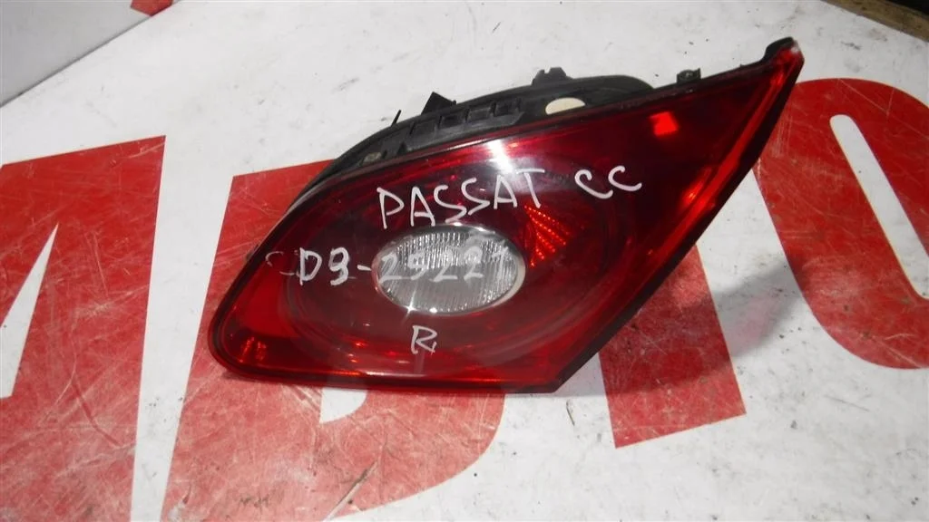 Фонарь задний внутренний правый Volkswagen Passat CC B6 (2008—2012)