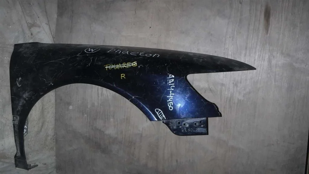 Крыло переднее правое Volkswagen Phaeton I (2002—2010)
