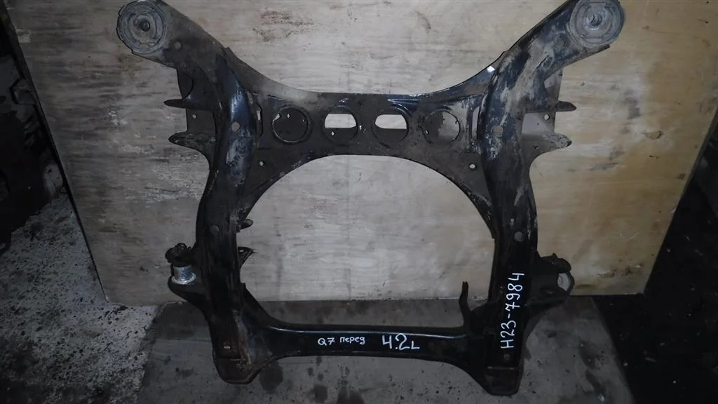 Балка подмоторная Audi Q7 4L (2005—2009)