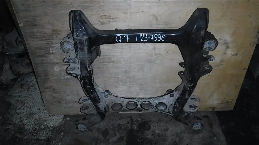 Балка подмоторная Audi Q7 4L (2005—2009)