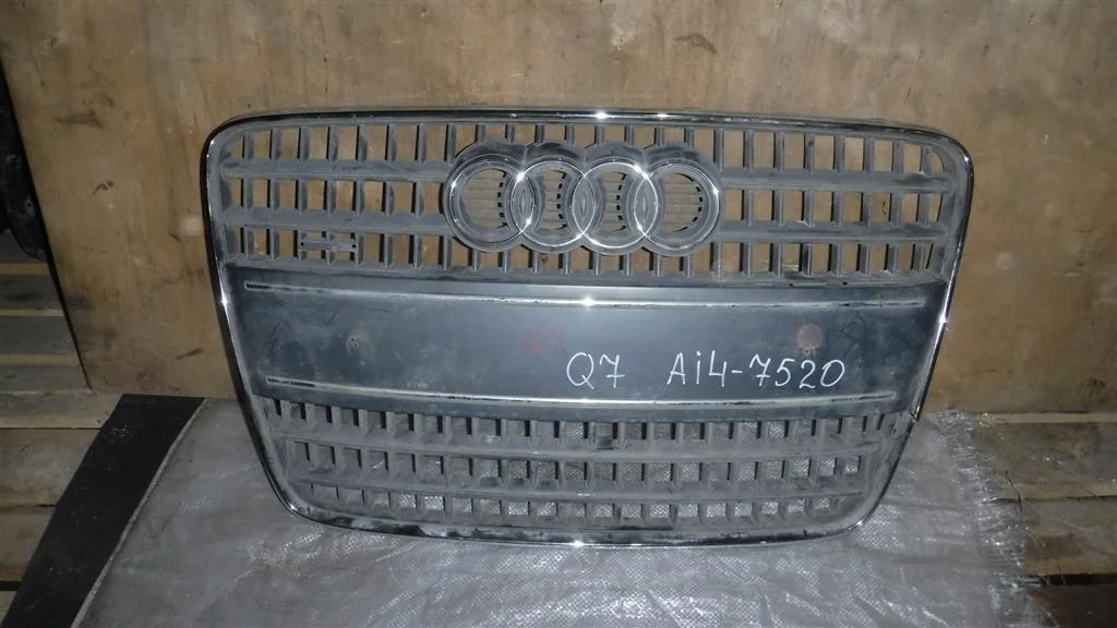Решетка радиатора Audi Q7 4L (2005—2009)